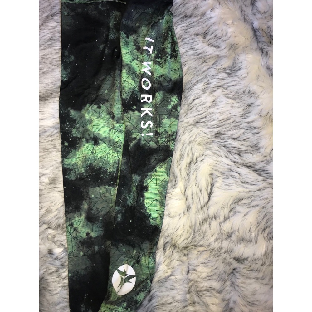 🚫SOLD🚫 reversible Itworks active pant leggings